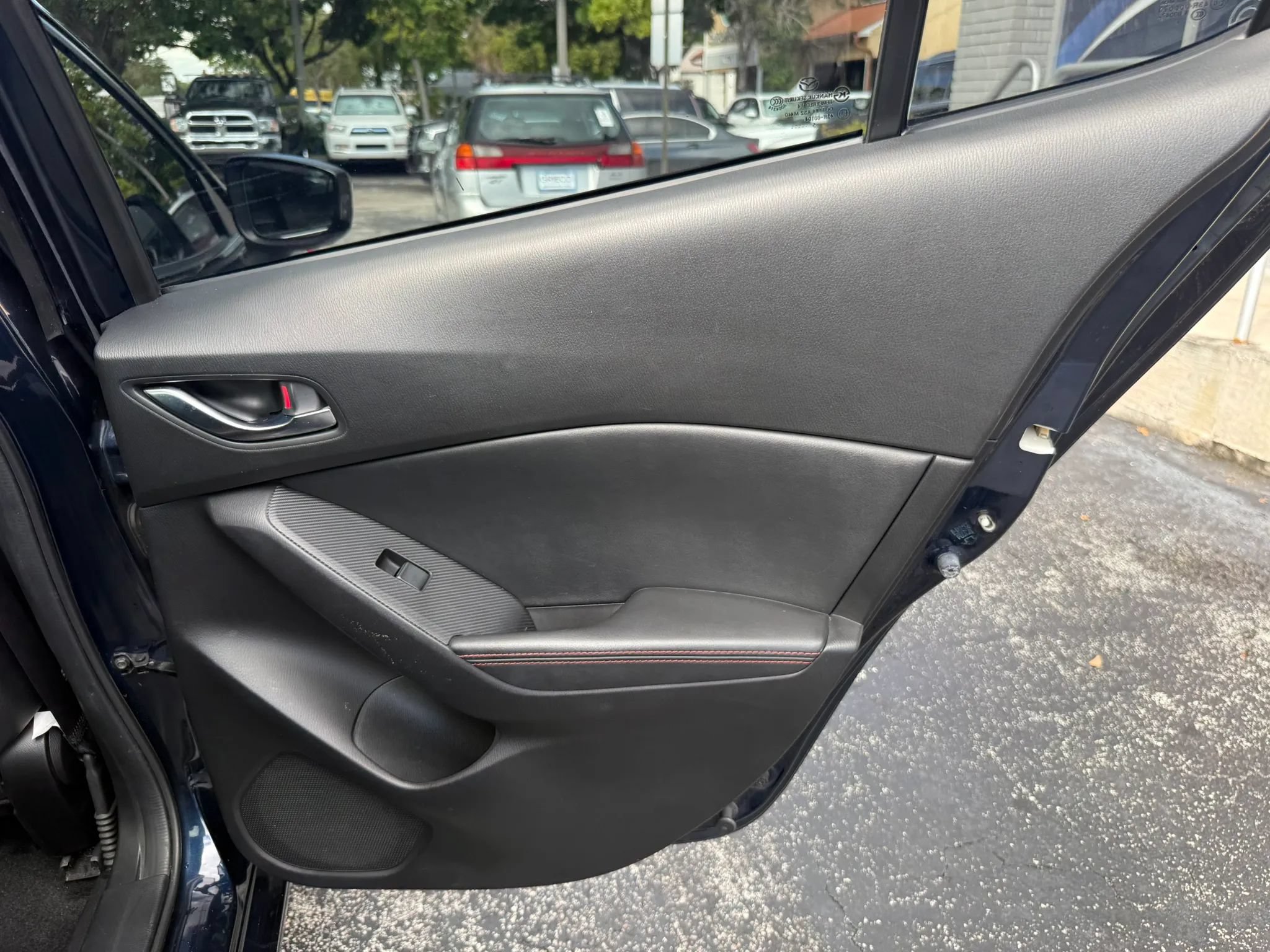 Used 2016 MAZDA MAZDA3 s Touring FWD image 37