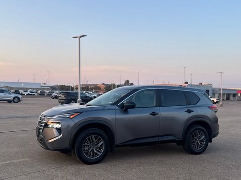 Certified 2024 Nissan Rogue S FWD image 12
