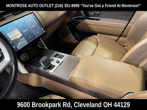 Used 2022 Land Rover Range Rover Long Wheelbase SE image 14