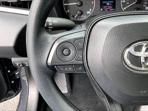 Certified 2025 Toyota Corolla LE image 21