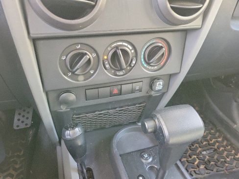 Used 2009 Jeep Wrangler X image 9