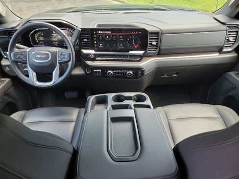 Used 2026 GMC Sierra 1500 SLT RWD image 12