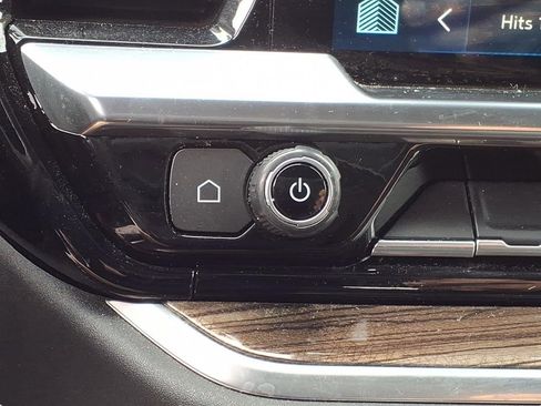 Used 2023 Chevrolet Silverado 1500 LT image 25