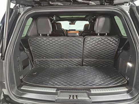 Used 2021 Lincoln Navigator Reserve AWD/4WD image 8