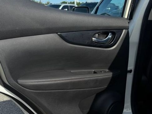 Used 2017 Nissan Rogue Sport SV FWD image 12