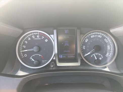 Used 2020 Toyota Tacoma SR5 AWD/4WD image 18
