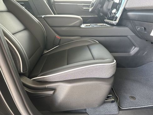 New 2026 GMC Sierra EV Elevation w/ LPO, Elevation Dark Package image 38