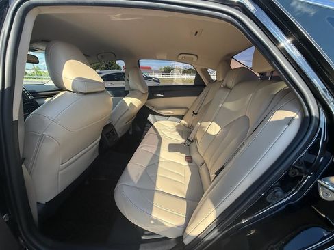 Used 2021 Toyota Avalon XLE FWD image 19
