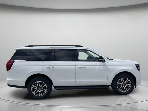 New 2026 Ford Expedition Active RWD image 2