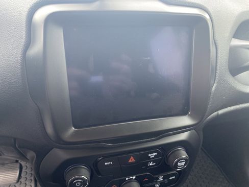 Used 2023 Jeep Renegade Trailhawk image 14