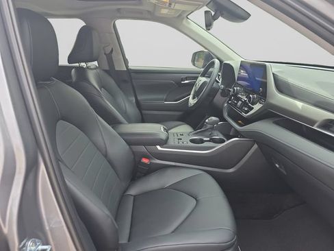 Certified 2026 Toyota Highlander XLE AWD/4WD image 15