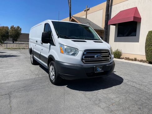 Used 2016 Ford Transit 250 130 Low Roof w/ Exterior Upgrade Package RWD image 3
