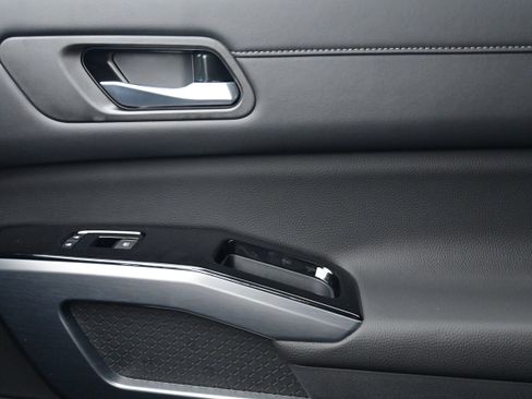 New 2025 Nissan Pathfinder SL image 28