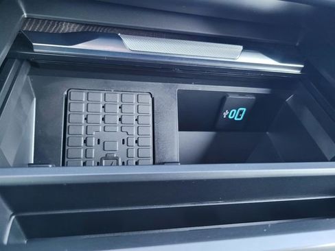 Certified 2024 Ford F250 Platinum image 24