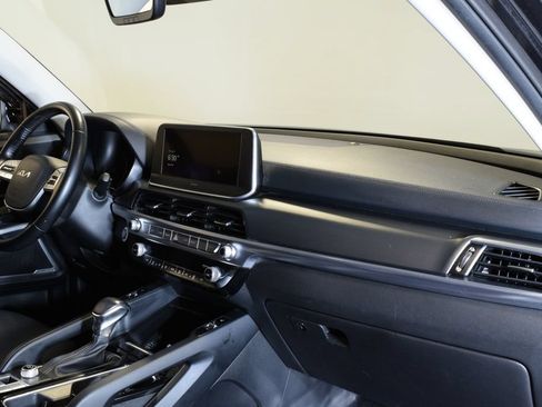 Used 2022 Kia Telluride S FWD image 33