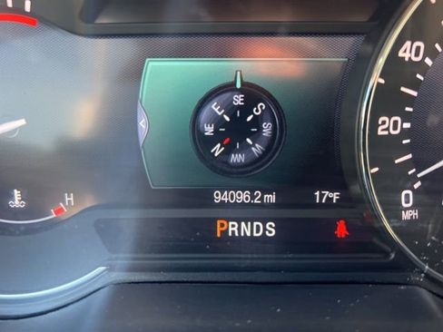 Used 2013 Lincoln MKZ Base image 9