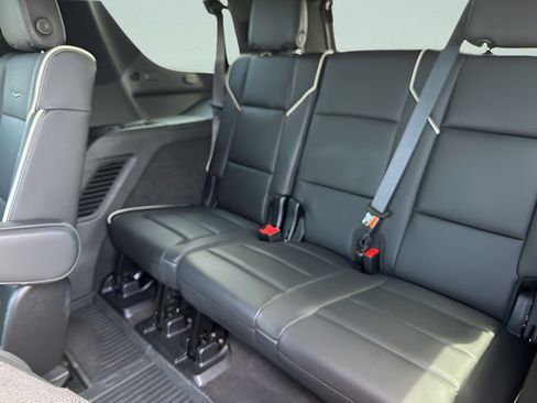 Used 2023 Cadillac Escalade Sport w/ LPO, ONYX Package AWD/4WD image 17