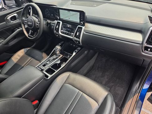 Used 2023 Kia Sorento SX AWD/4WD image 25