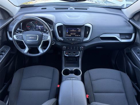 Used 2024 GMC Terrain SLE image 13