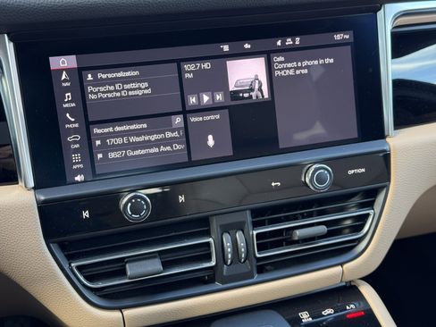 Used 2024 Porsche Macan image 19