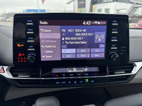 Used 2024 Toyota Sienna LE image 26