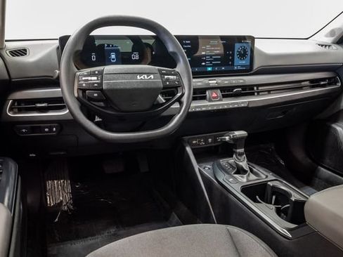 Used 2025 Kia K4 FWD image 7