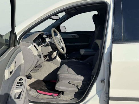 Used 2012 Chevrolet Traverse LS FWD image 15