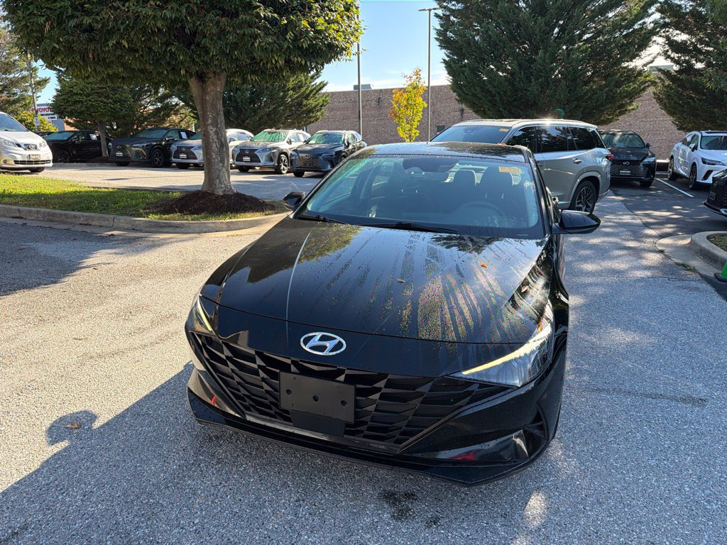 Used 2023 Hyundai Elantra SEL w/ Convenience Package FWD image 2