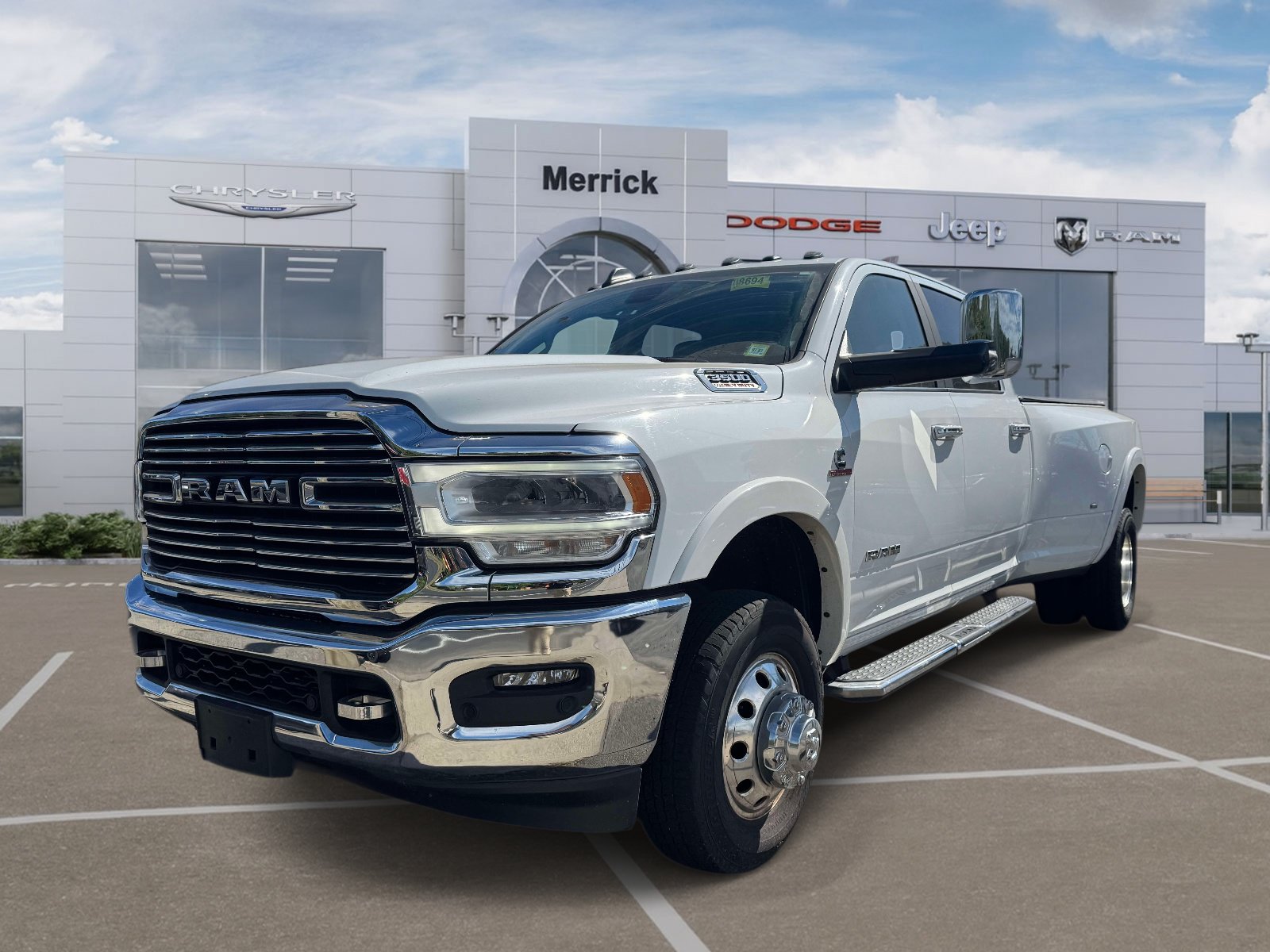 Used 2022 RAM 3500 Laramie w/ Chrome Appearance Group AWD/4WD image 5