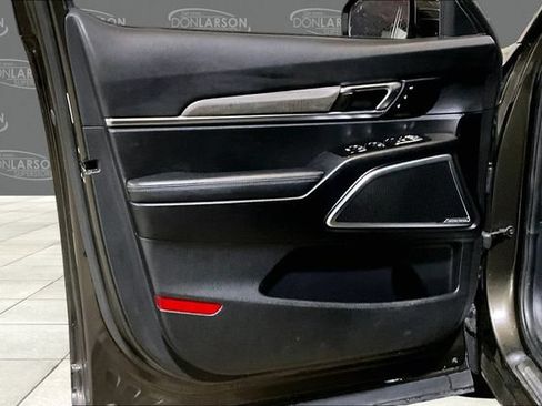 Used 2022 Kia Telluride SX w/ SX Prestige Package AWD/4WD image 11