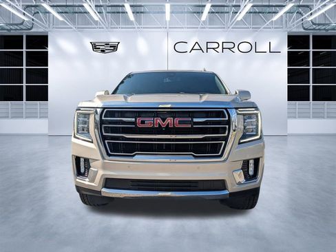 Used 2021 GMC Yukon XL SLT w/ SLT Premium Package image 9