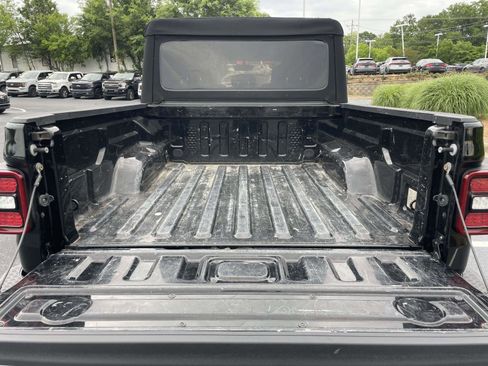 Used 2020 Jeep Gladiator Overland AWD/4WD image 10
