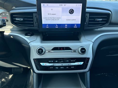 Certified 2023 Ford Explorer XLT image 28