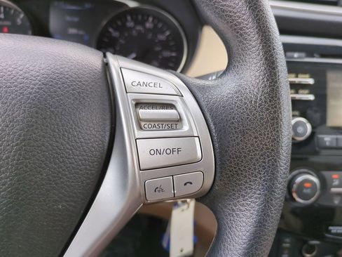 Used 2016 Nissan Rogue S w/ Appearance Package image 21