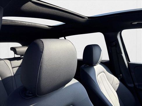 New 2025 Mercedes-Benz GLB 250 4MATIC image 23