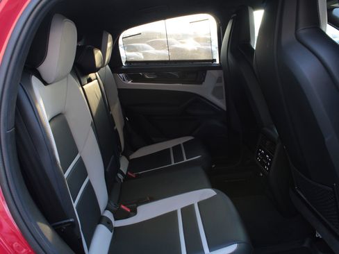Certified 2025 Porsche Cayenne S image 26