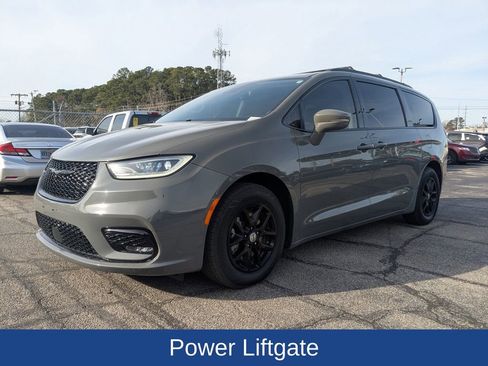Used 2022 Chrysler Pacifica Touring-L image 8