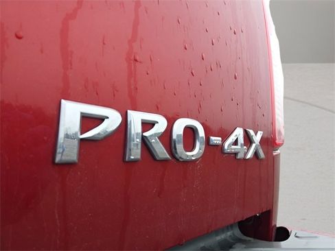 Used 2018 Nissan Frontier PRO-4X image 17