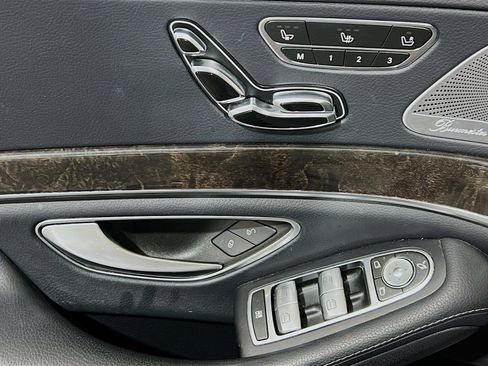 Used 2017 Mercedes-Benz S 550 Sedan w/ Premium Package image 14