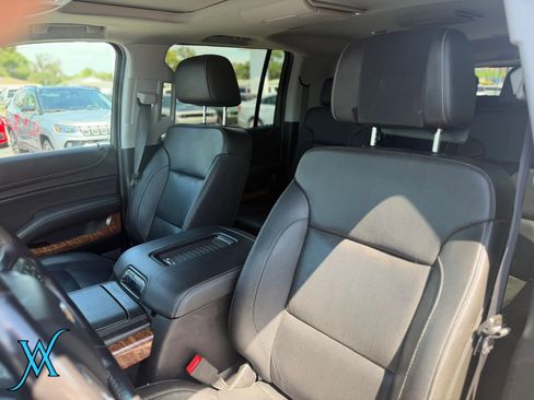Used 2019 Chevrolet Suburban Premier AWD/4WD image 14