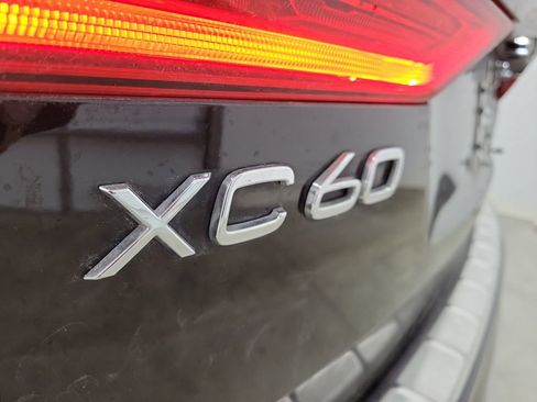 Certified 2023 Volvo XC60 B5 Plus w/ Climate Package image 9
