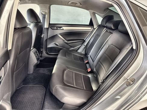 Used 2020 Volkswagen Passat 2.0T SE w/ Sunroof Package FWD image 24