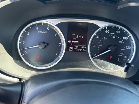 Used 2025 Nissan Versa S w/ Trunk Package FWD image 28