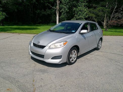 Used 2010 Toyota Matrix FWD image 5