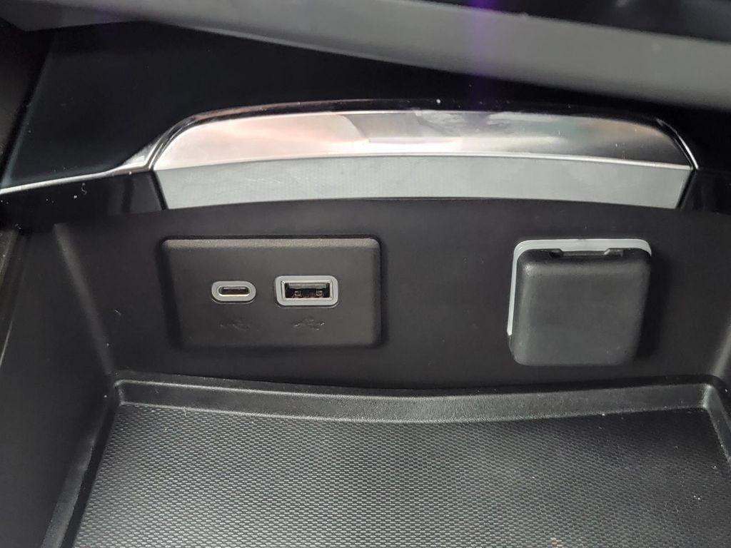 Used 2023 Buick Envision Essence FWD image 28