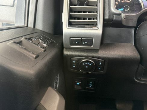 Used 2018 Ford F150 Platinum w/ Equipment Group 701A Luxury AWD/4WD image 20