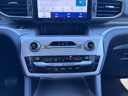 Certified 2021 Ford Explorer XLT w/ Equipment Group 202A image 18