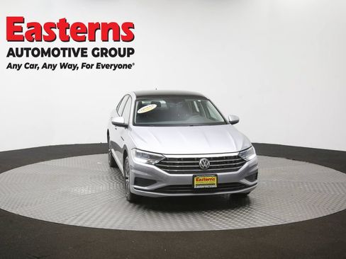 Used 2020 Volkswagen Jetta SE w/ SE Cold Weather Package FWD image 52