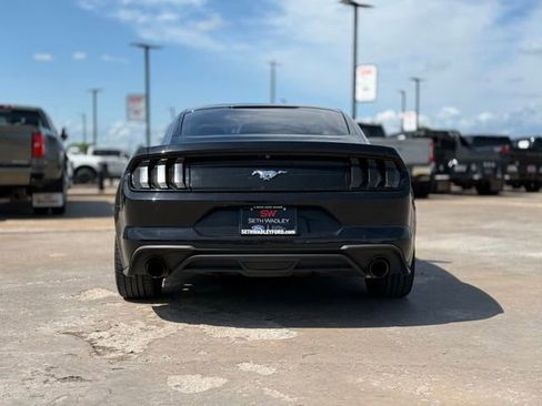 Used 2018 Ford Mustang Coupe RWD image 7