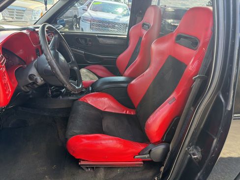 Used 2002 Chevrolet S10 Pickup LS w/ LS Preferred Equipment Group image 7